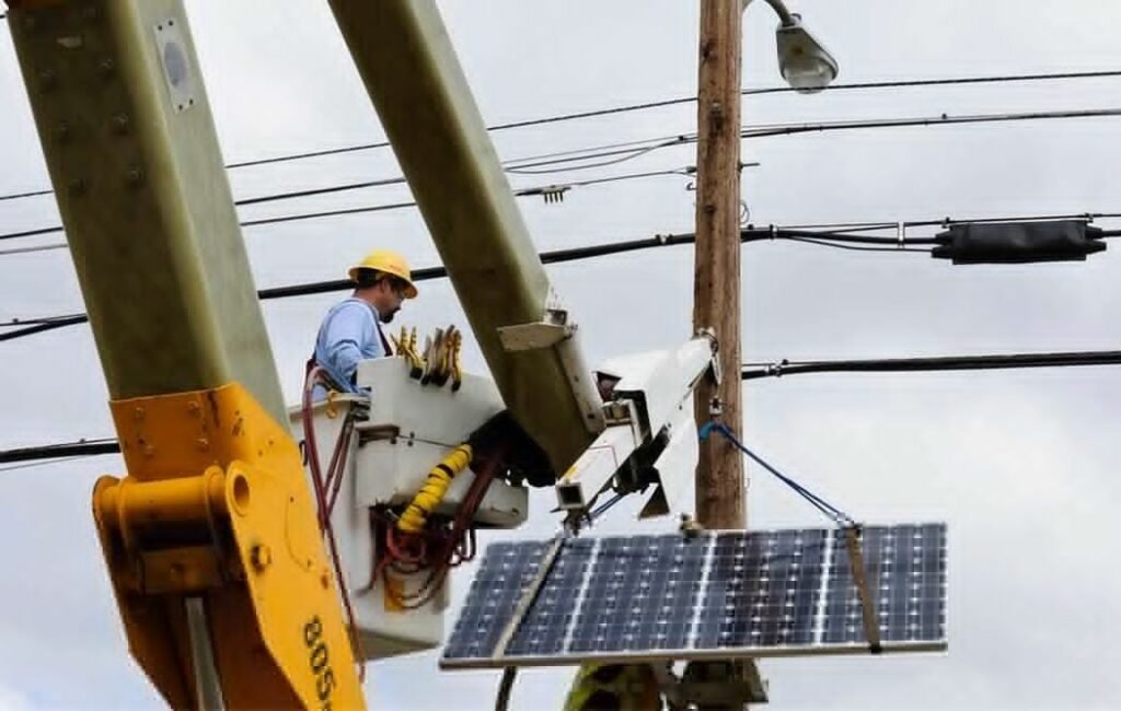 Solar Energy Street Light: Grid-Tied, Off-Grid, or Hybrid?